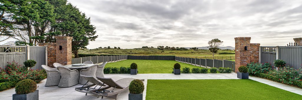 OUTHAUS GROUP banner