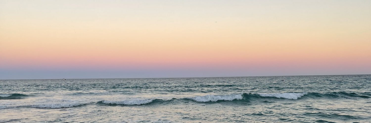 mw1081's profile banner image