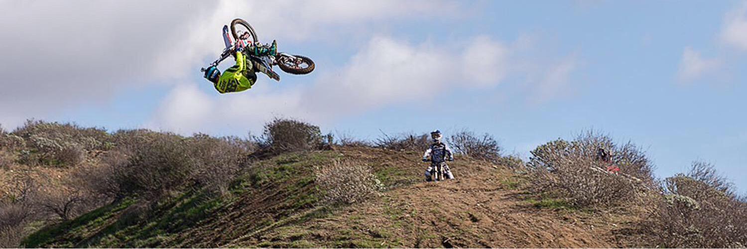 Mx Memes™ banner