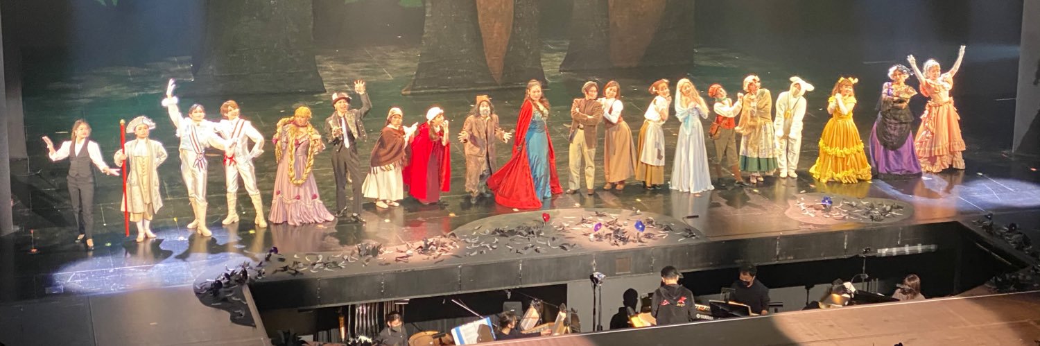 showamusical's profile banner image