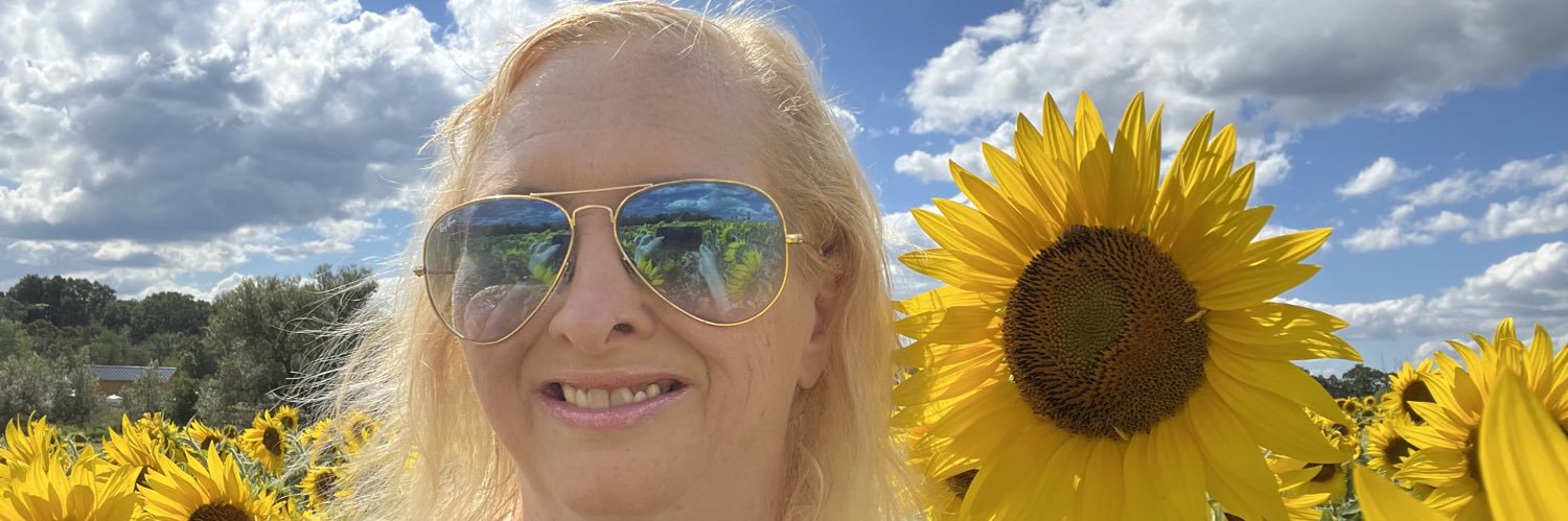 n8turechick's profile banner image