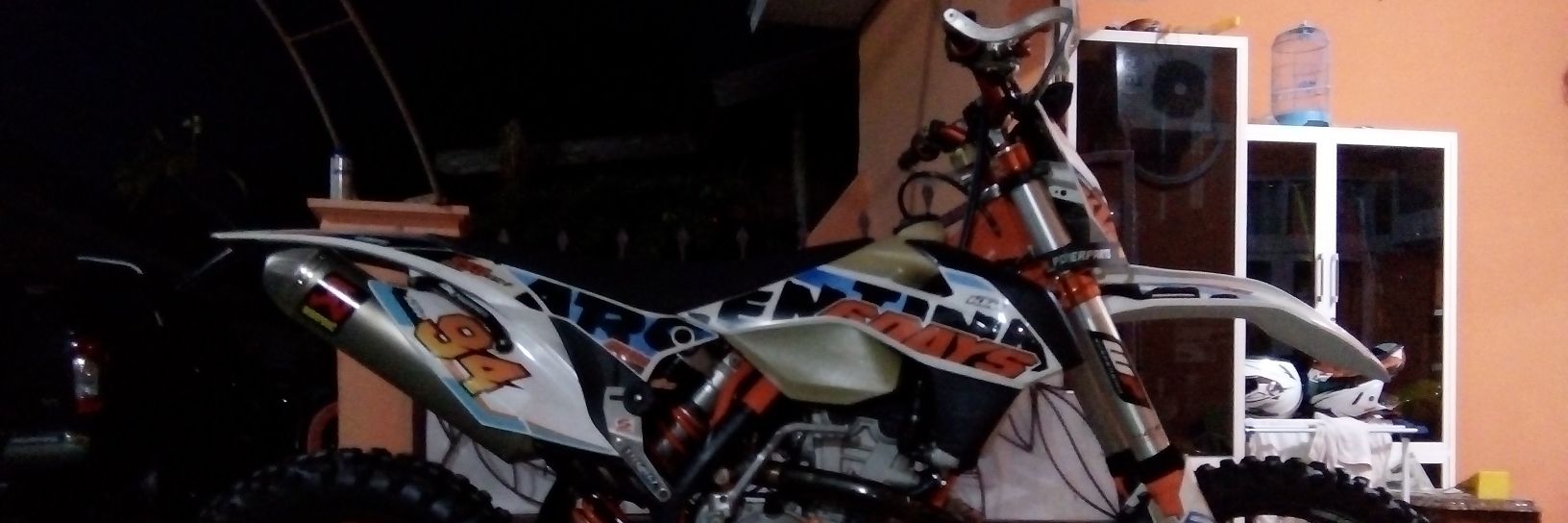 R_dayat8's profile banner image