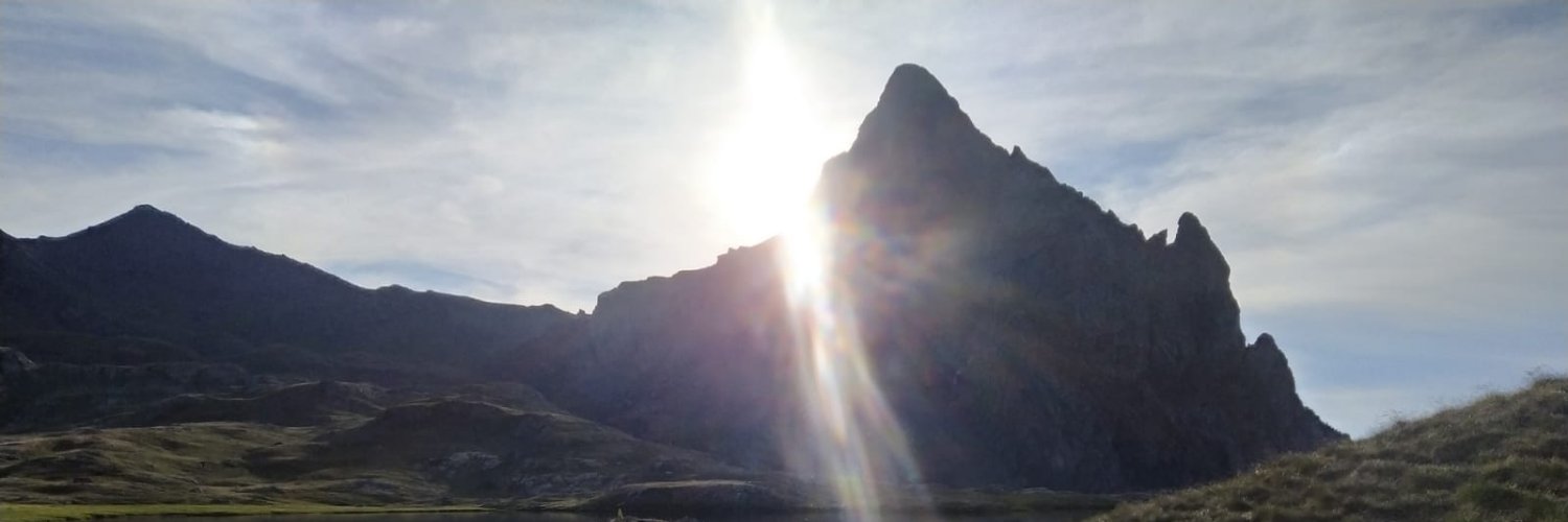 Paredesr's profile banner image