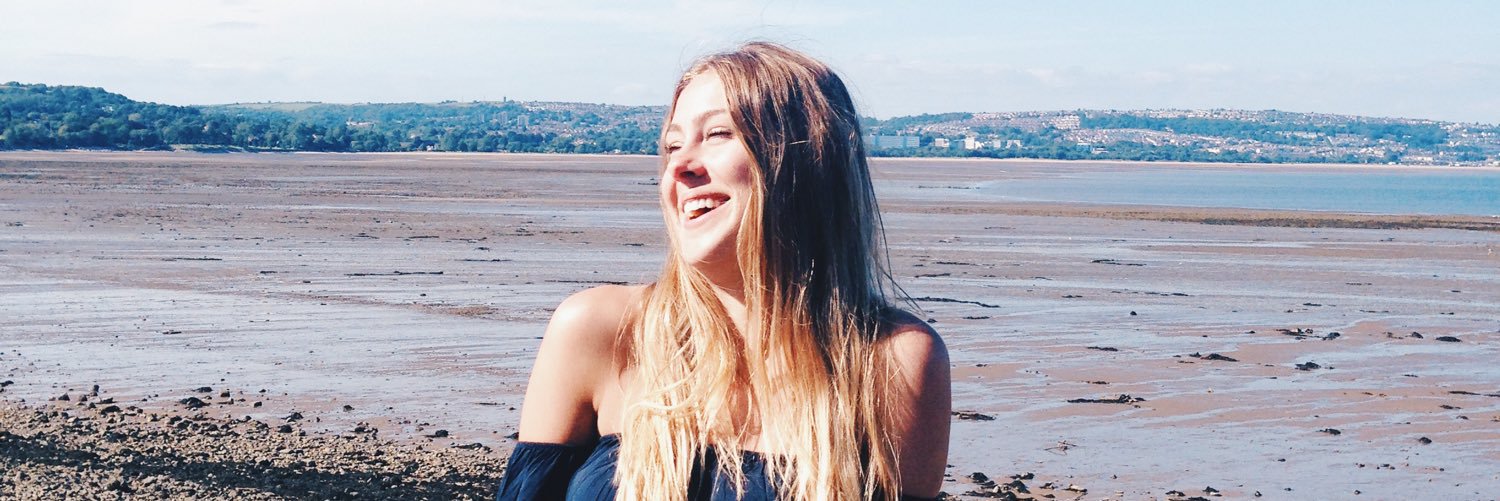 Rhianniee's profile banner image