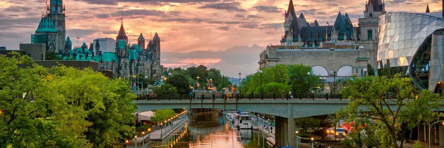 Julia Jones | Ottawa 🌻 banner