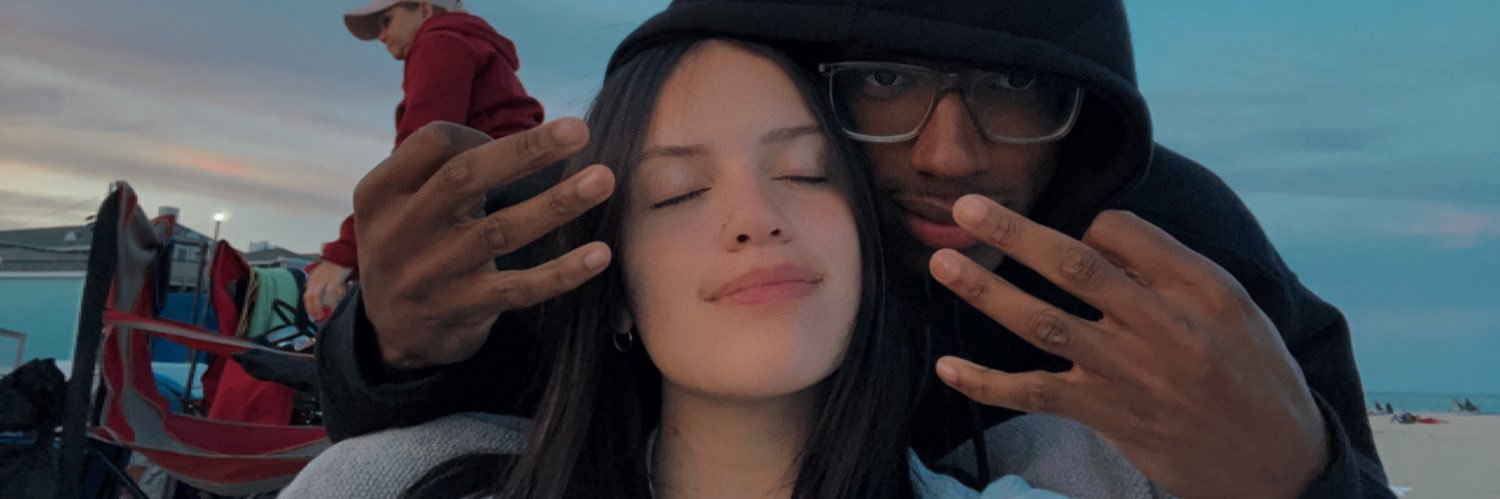 sashhalee's profile banner image