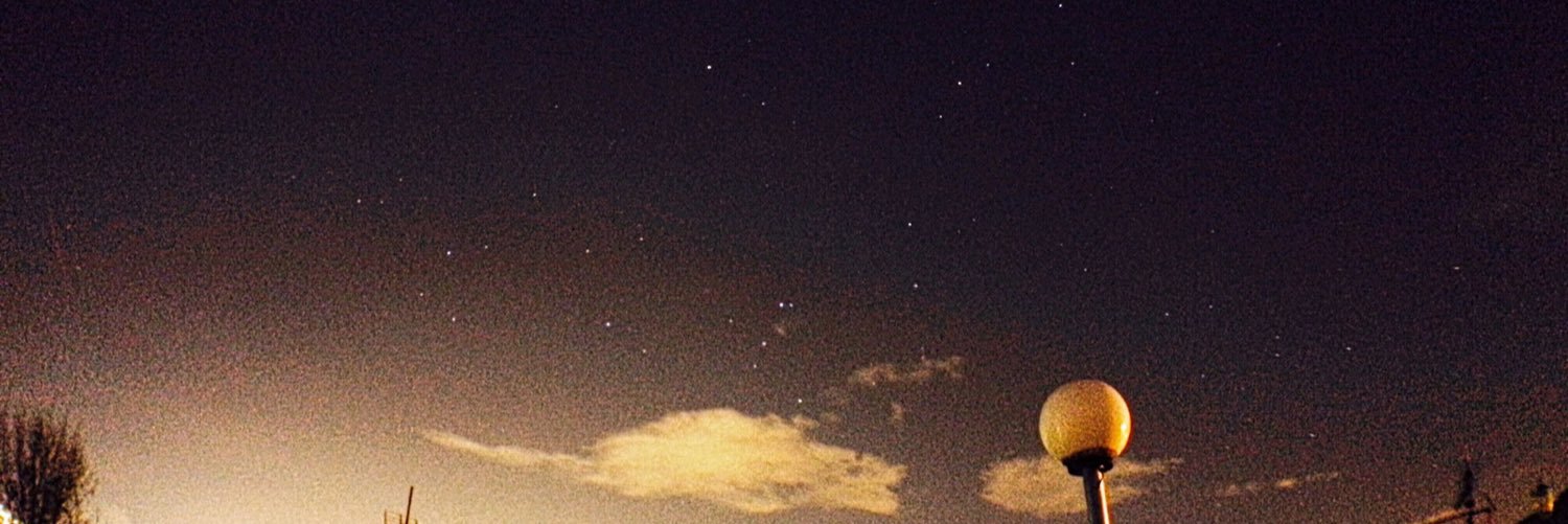 kellylius's profile banner image
