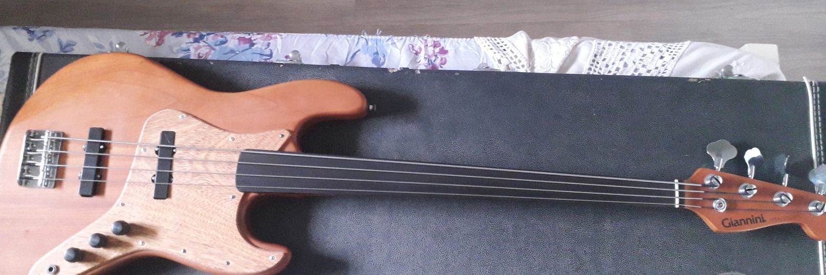 ernanipena's profile banner image