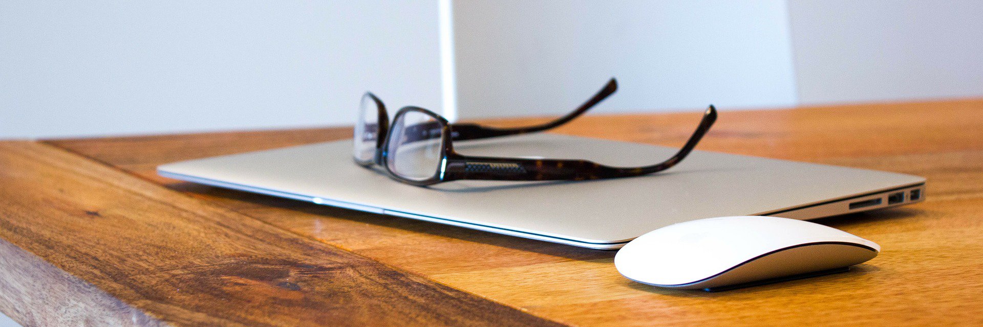 Claudia Verhey banner