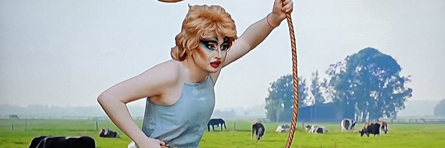 cathharriee's profile banner image
