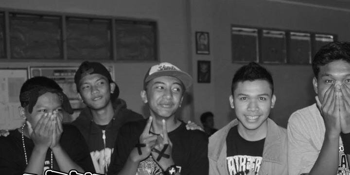 YFLSxHC's profile banner image