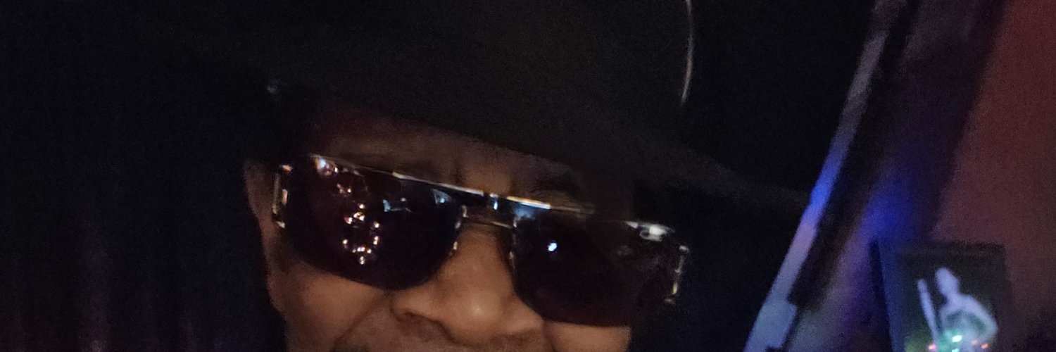 MESSAGEMON's profile banner image