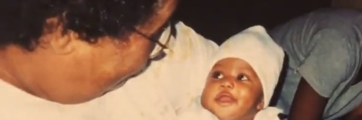 tionnah14's profile banner image