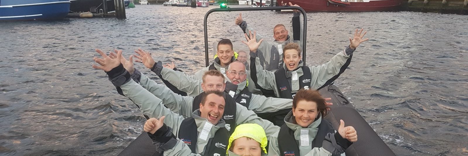 Powerboat banner