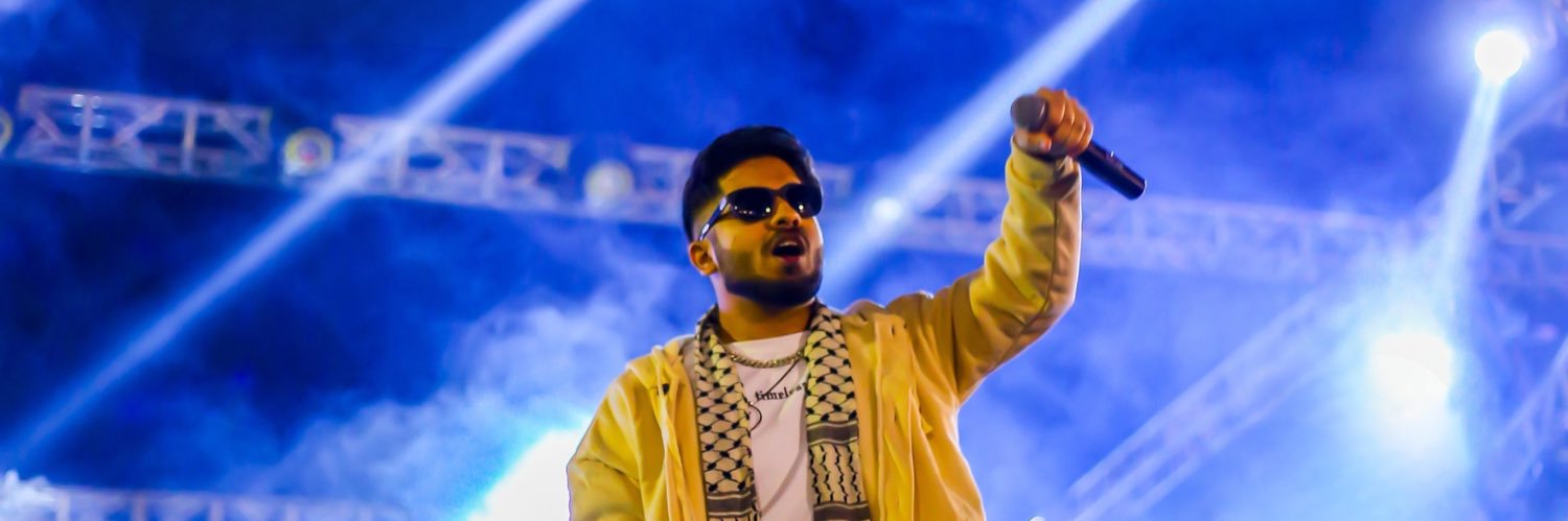 itsMZHE's profile banner image