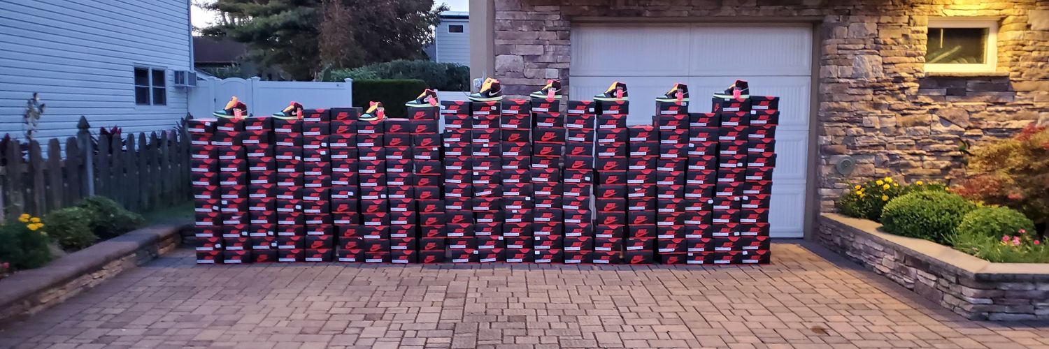 SneakerComps's profile banner image