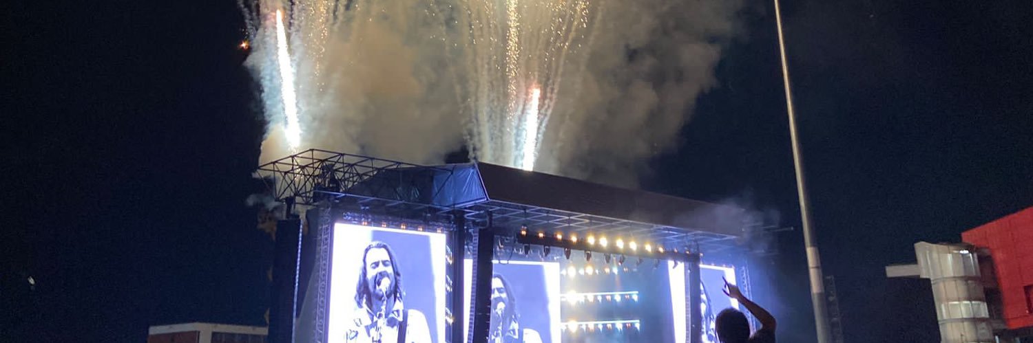 Charlotte🐝 banner