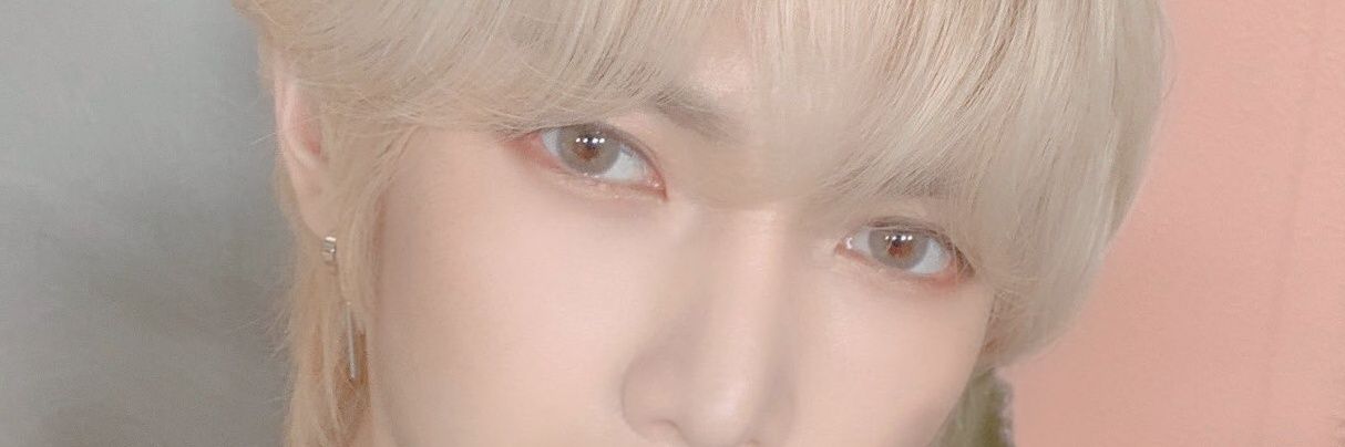 hongblu's profile banner image