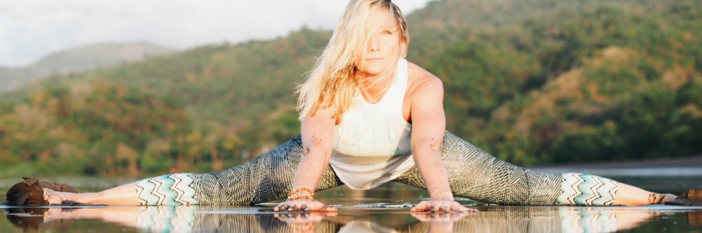 alliraetanner's profile banner image