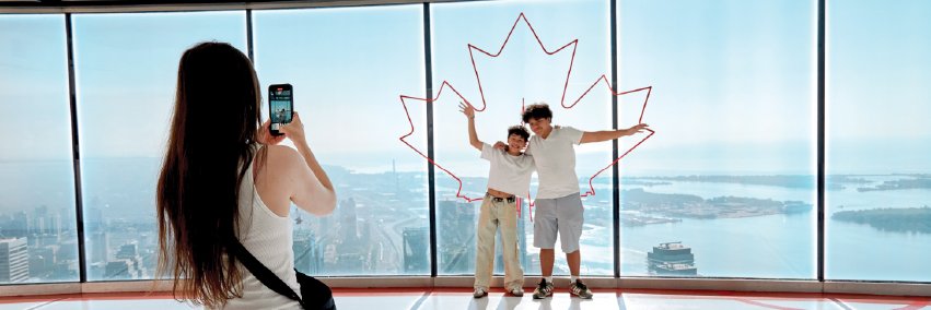 CN Tower / Tour CN banner