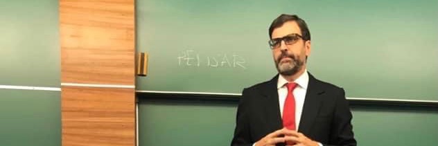 Héctor Ghiretti's banner