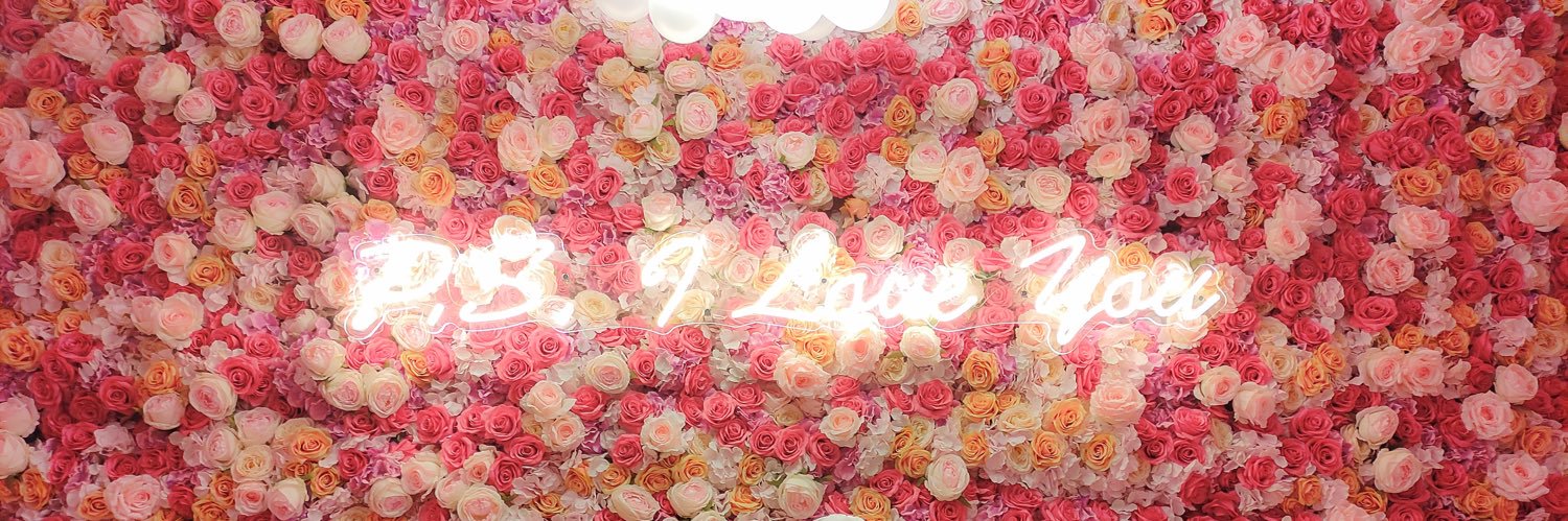 deenarozi's profile banner image