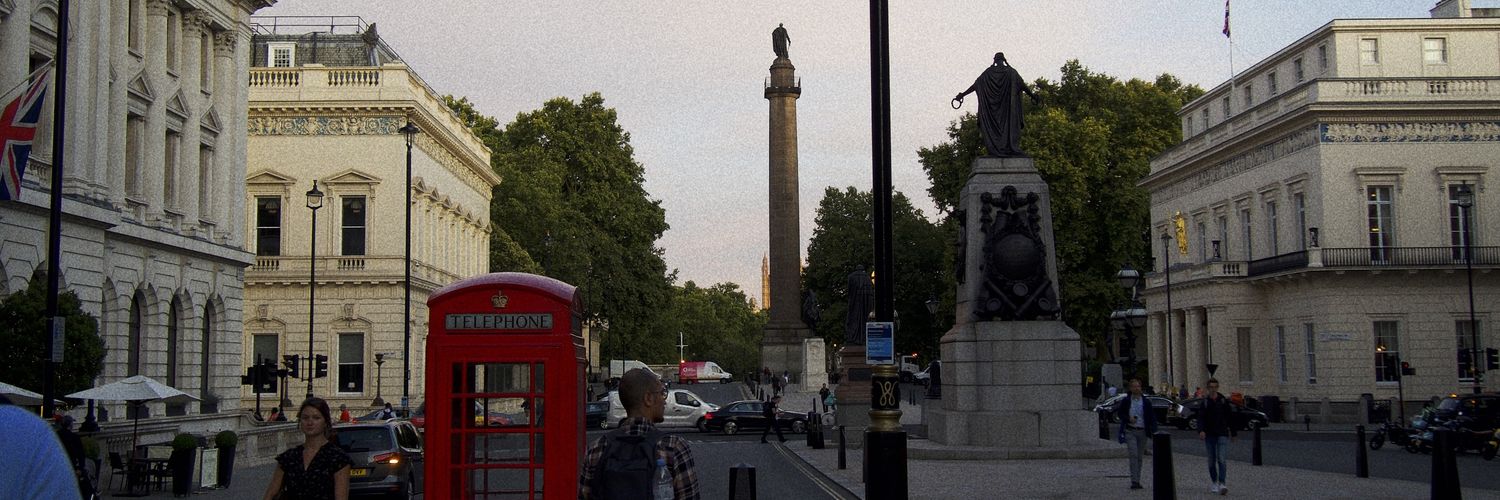 c'est pas moi banner