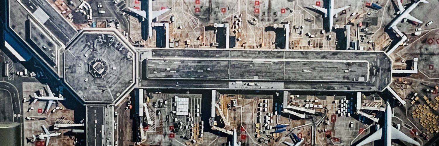 Mr. Q 🔜 Easter Berlin banner