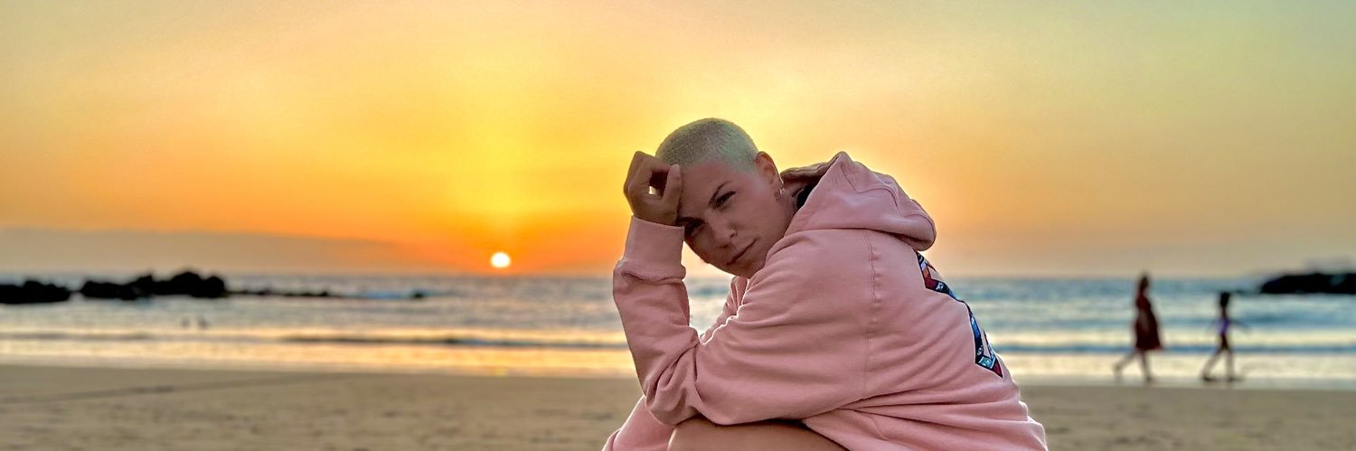 VeroBLG's profile banner image