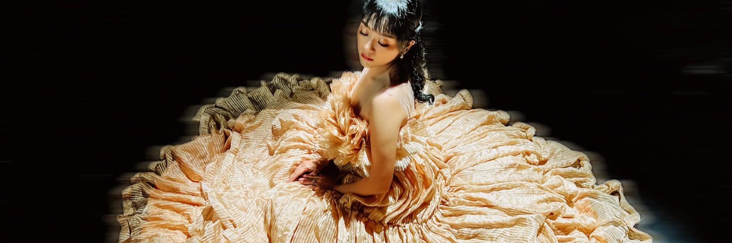 Fizzabella Bee banner