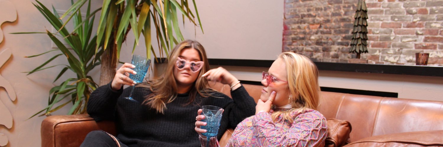 Corinneb1313's profile banner image