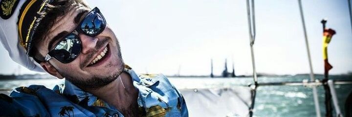 Alazneee's profile banner image