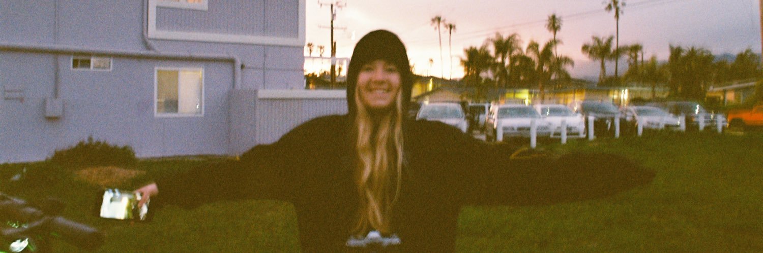 LindsieHoffman's profile banner image