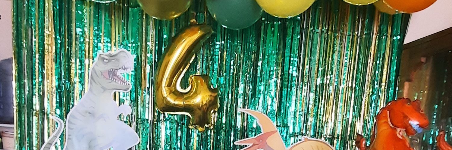 lizzzrh's profile banner image