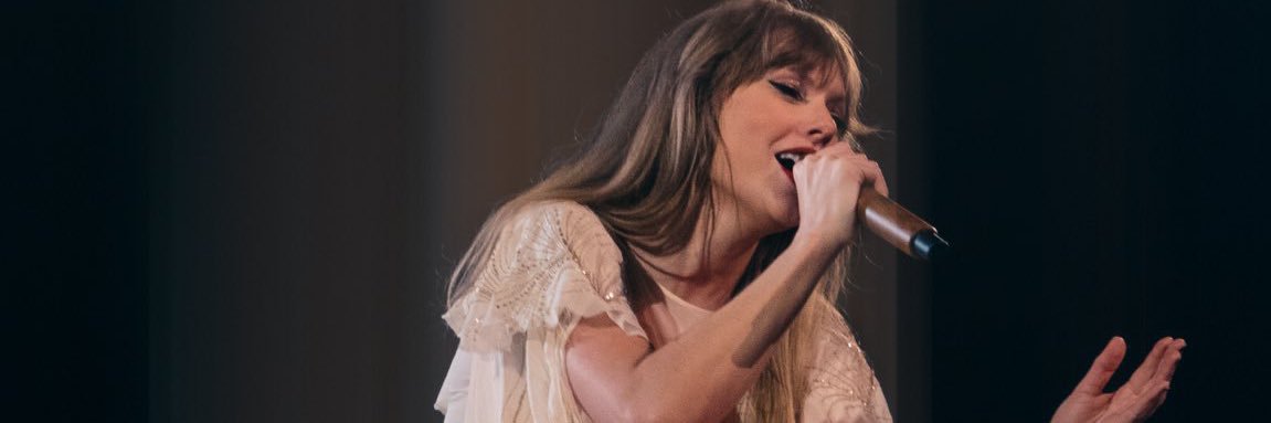 amyywebster's profile banner image