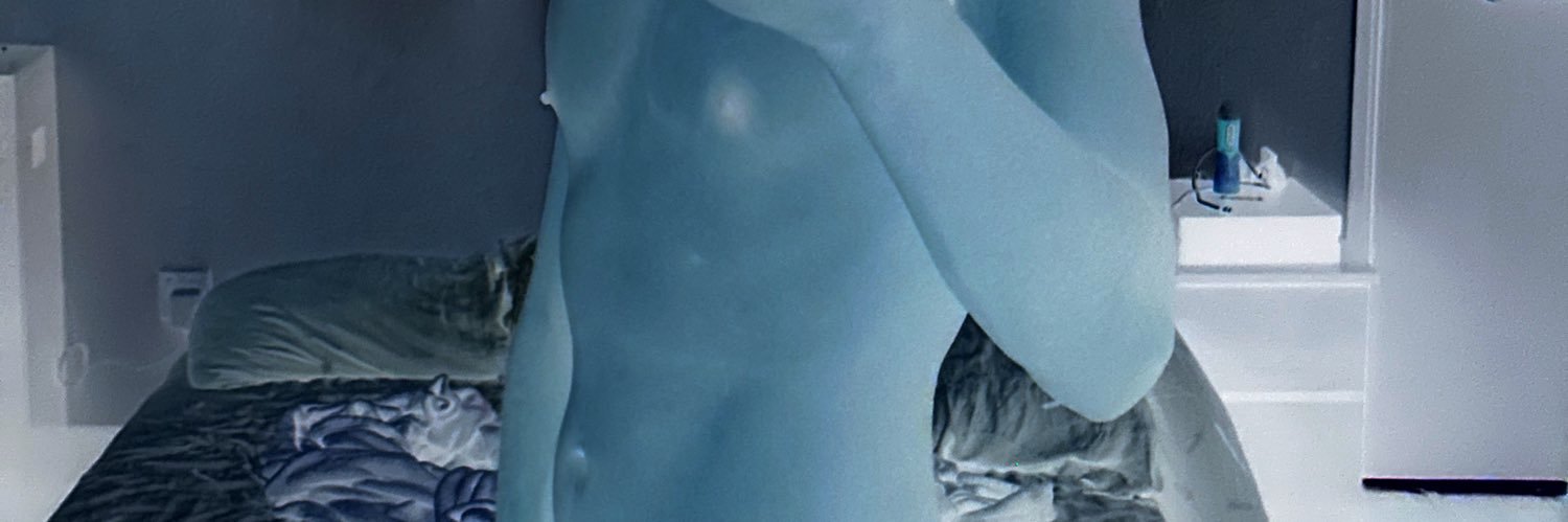 piueff's profile banner image