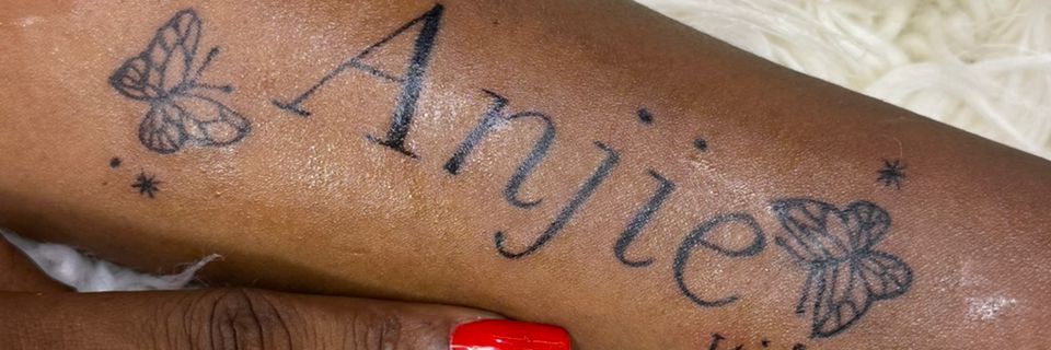 Anjie💎🦋's banner