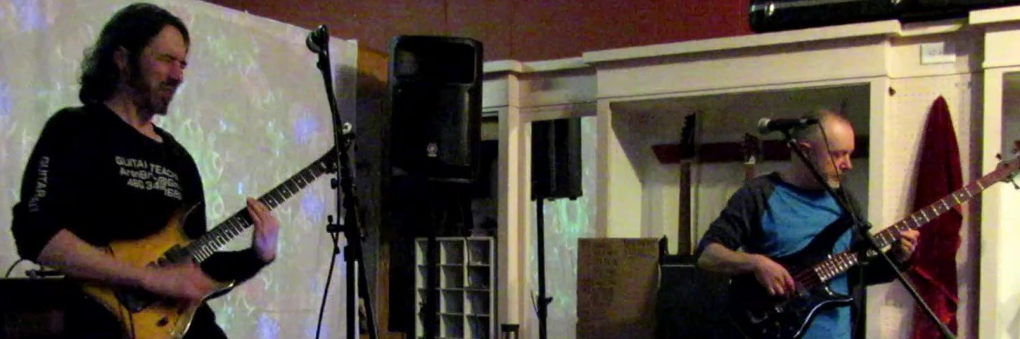 Bron Cube Band banner