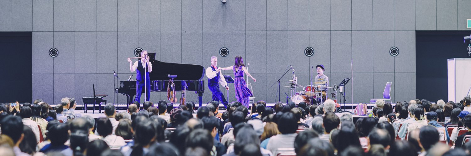 酒井絵美 / emy sakai banner