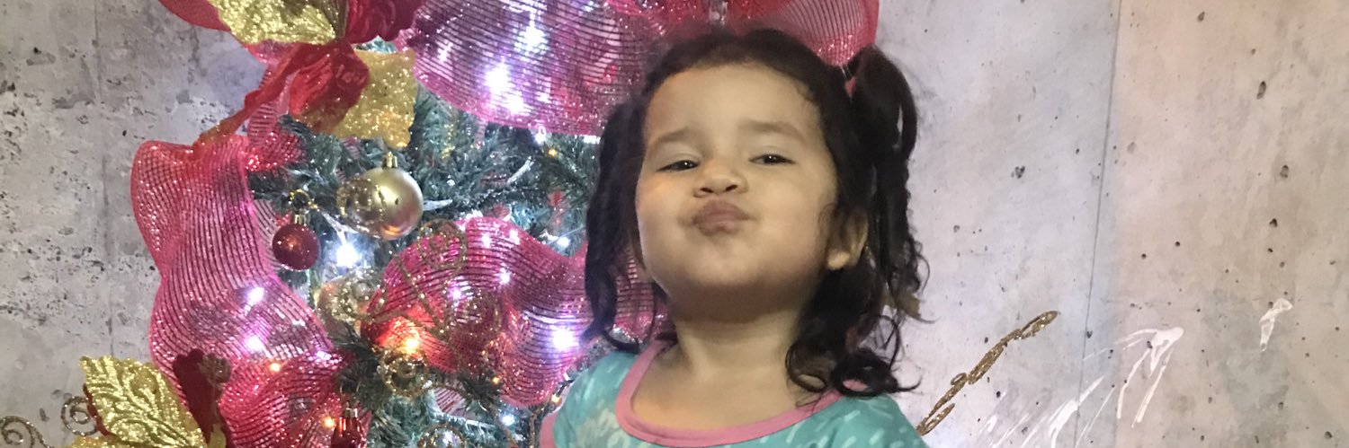 Daniela_____22's profile banner image