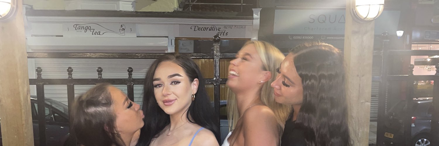 ells_stewart's profile banner image