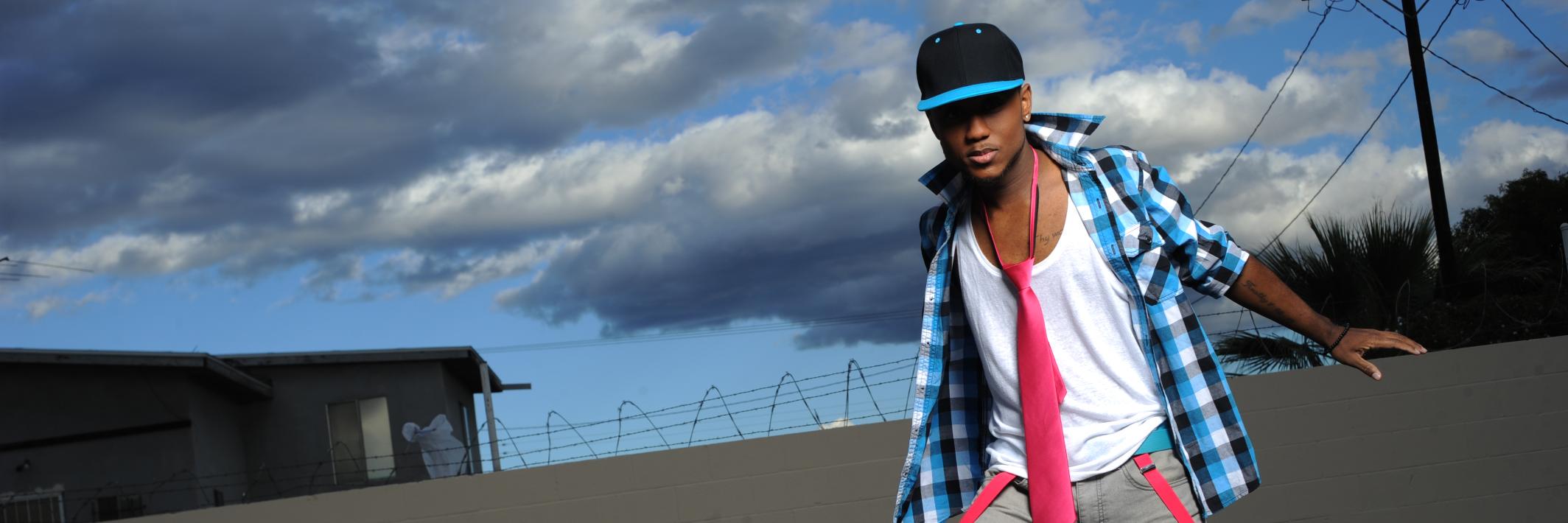DeShaude banner