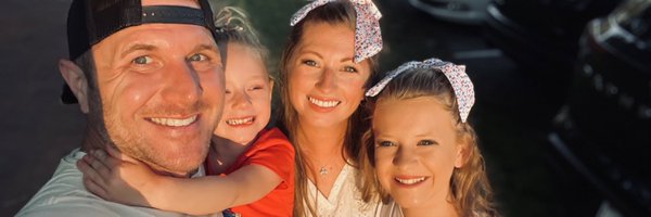 _BombShell_XoXo Profile Banner