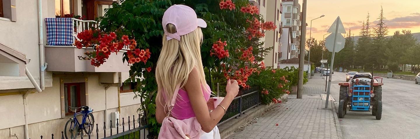 096Beyza's profile banner image