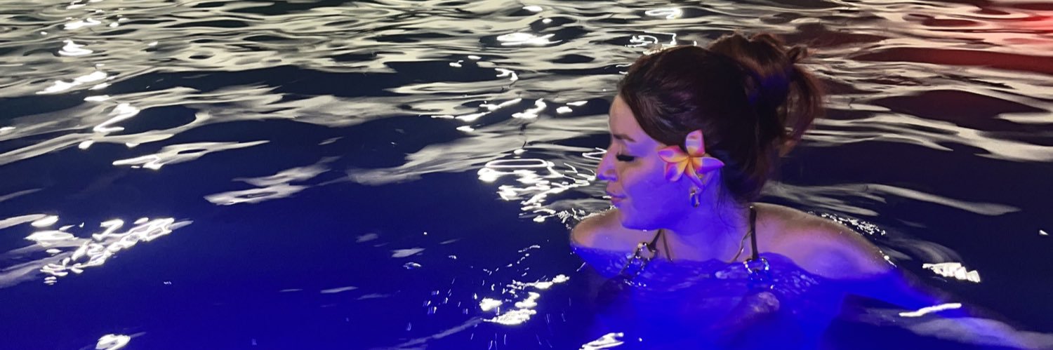 Daniela Navia 🌸 banner