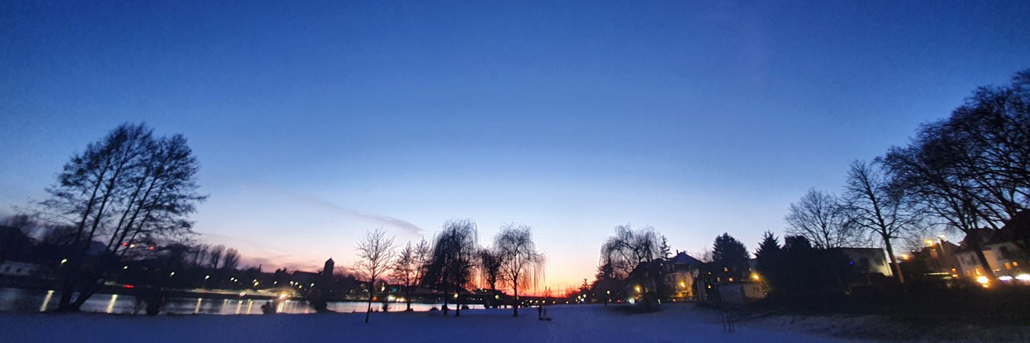 h_lorei's profile banner image