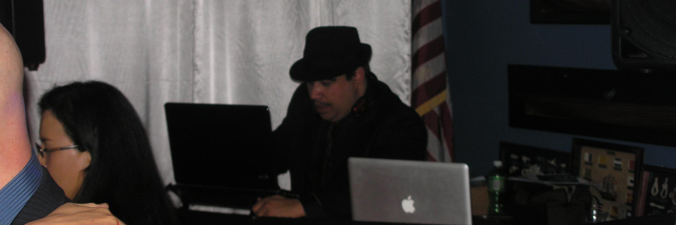 DJWorldFamous's profile banner image