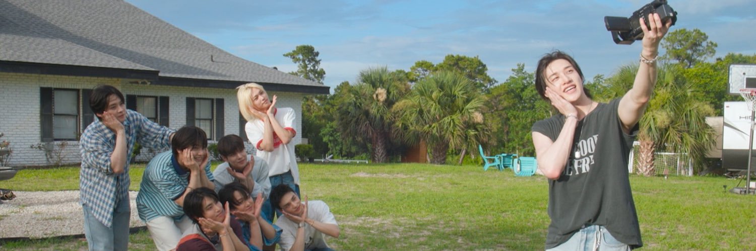 Valeriaverse__'s profile banner image