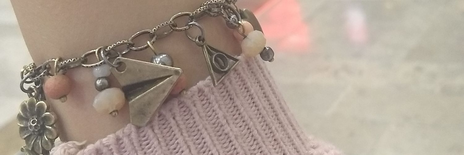 karlyvat_'s profile banner image