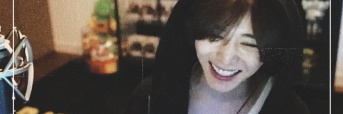 N banner